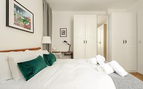 The Grassmarket Apartment By Calton Living